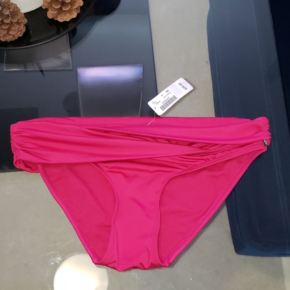 💓 Beautiful Fuchsia bottom bikini 💓
